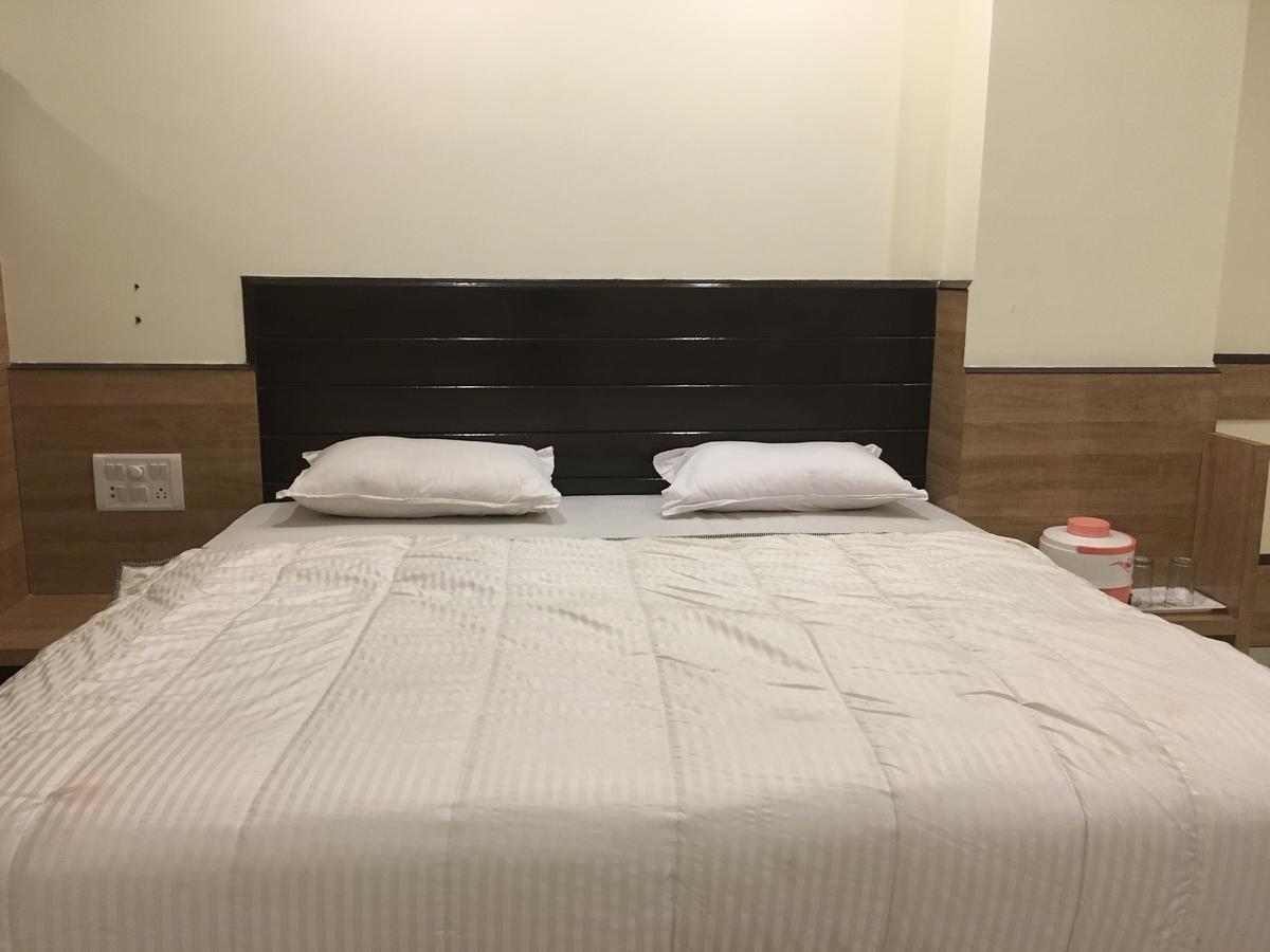 Kailash Presidency Hotel Bhopal Eksteriør billede