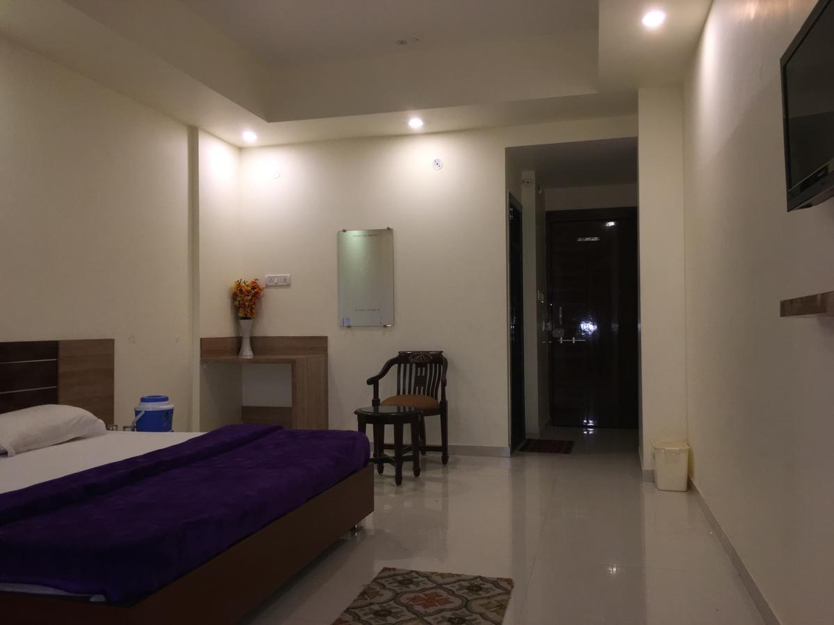 Kailash Presidency Hotel Bhopal Eksteriør billede