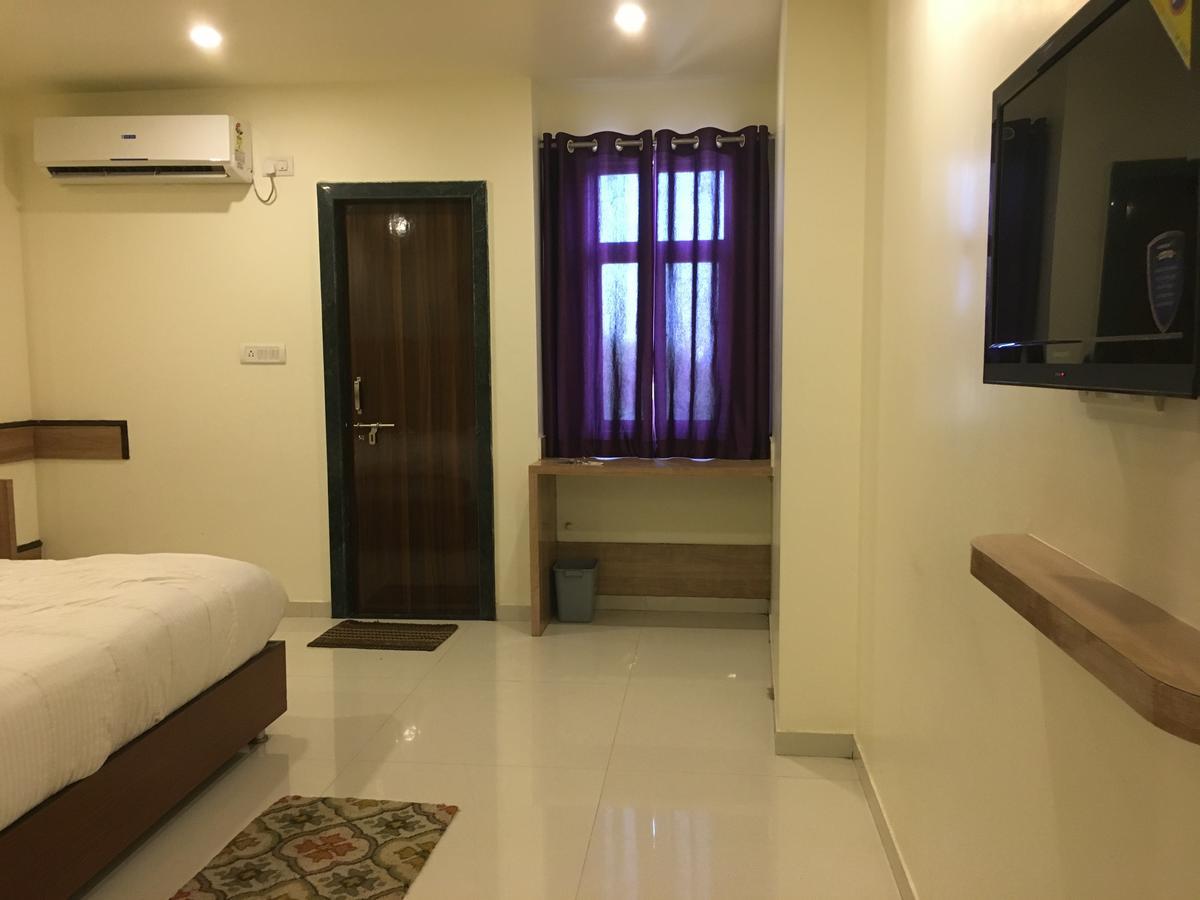 Kailash Presidency Hotel Bhopal Eksteriør billede